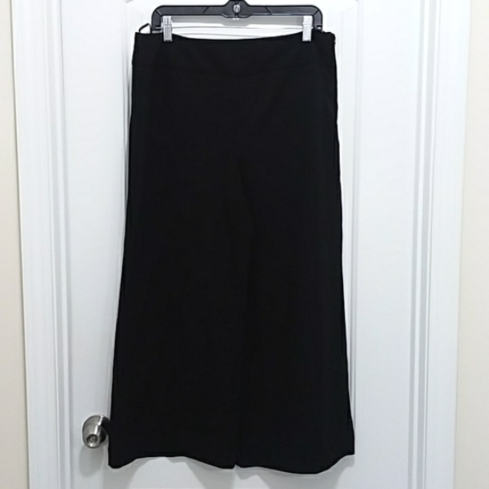 INC International Concepts Black Women's Capris